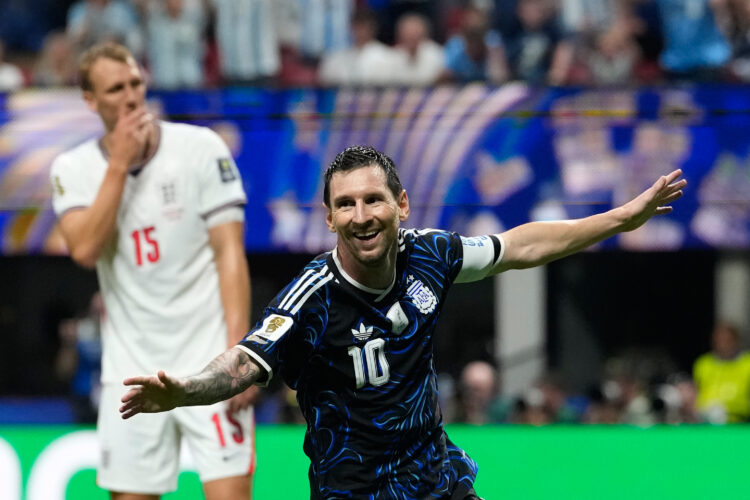 Argentina rallies past England in semis